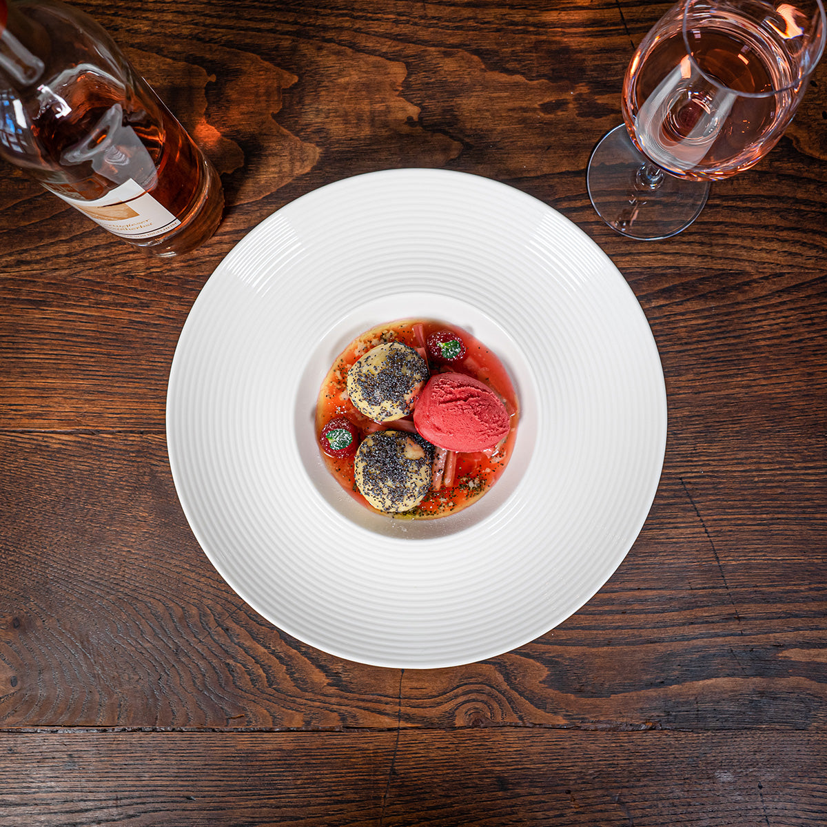 eis-mit-wein-von-oben