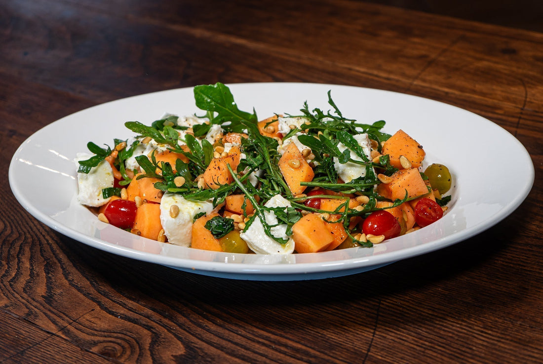 Salat von Melone, Büffelmozzarella und Rucola (wahlweise mit Parmaschinken)