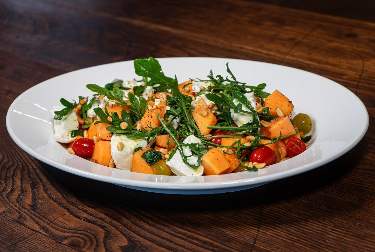 Salat von Melone, Büffelmozzarella und Rucola (wahlweise mit Parmaschinken)